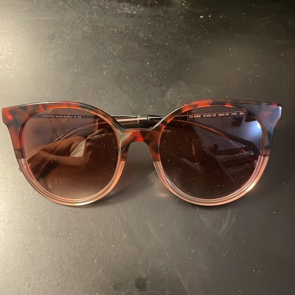 Valentino Sunglasses - Picture 5 of 7